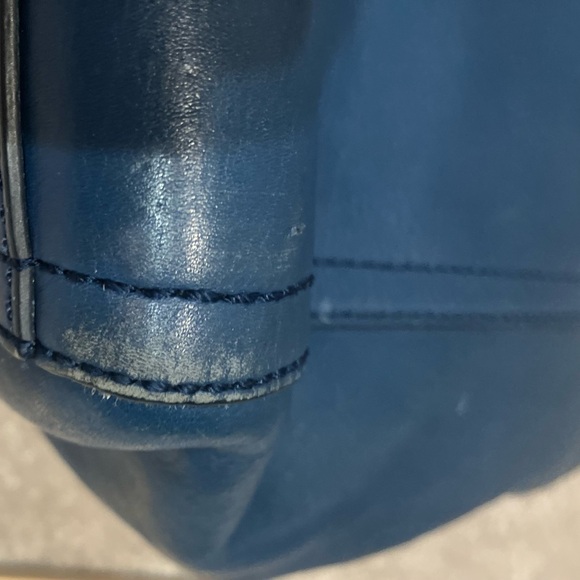 No Longer Available

Fossil Blue Leather Women’s Emma Zippered - Picture 11 of 12